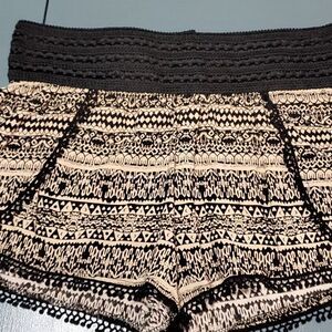 Junior‎ cute shorts. 7/9, no boundaries.